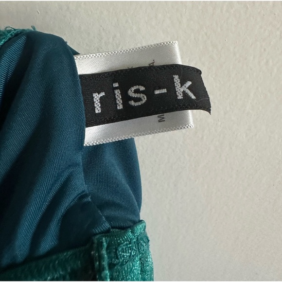 Ris-k Green Shimmer Scoop Neck Swim Bikini Top size Medium EUC - Picture 3 of 4